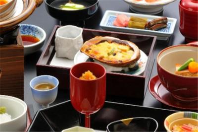 泥妹潮料理加盟 開啟特色餐飲管理新篇章